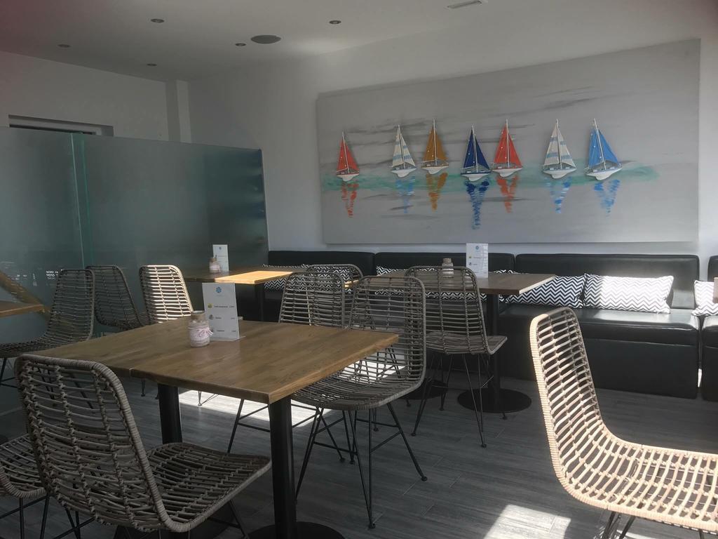 Loizos Stylish Residences Тира Экстерьер фото